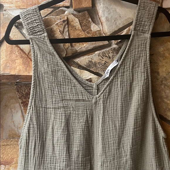 Zara Textured Gray Fabric - Picture 3 of 4